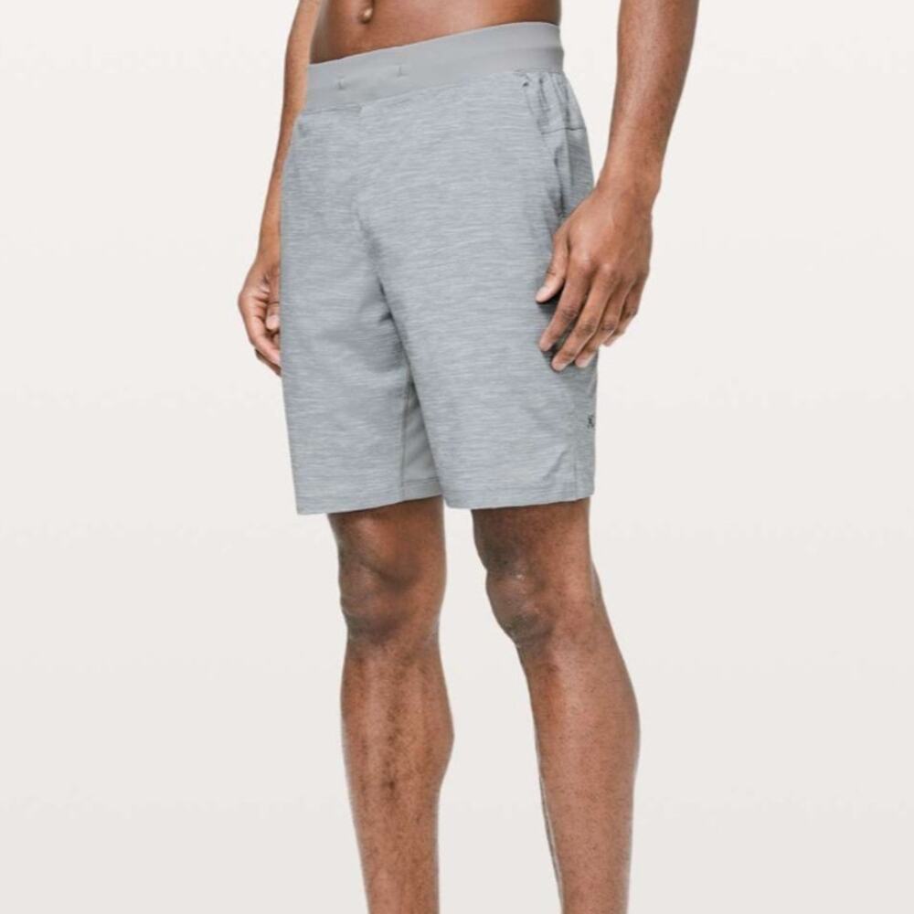 Lululemon T.H.E. Short Linerless 9" Shorts Size S